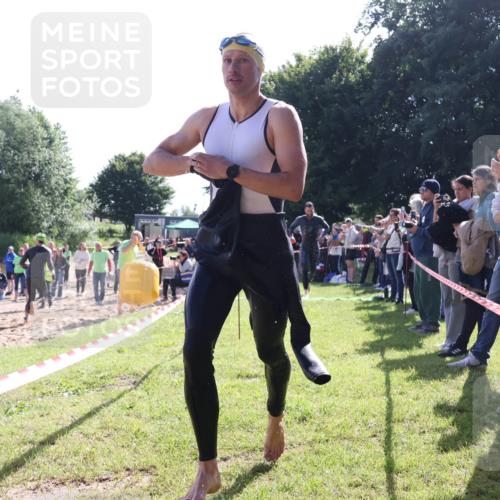 16.06.2024 - 26. Vierlanden-Triathlon Lena Gebhardt http://msf.ph/oto/6313236 16.06.2024 09:37:45 Schwimmen 6, 18, 32, 41, 45, 58, 170, 6, 18, 32, 41, 45, 58, 170 meine-sportfotos.de