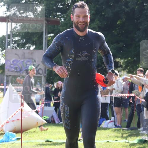 16.06.2024 - 26. Vierlanden-Triathlon Lena Gebhardt http://msf.ph/oto/6313280 16.06.2024 09:37:48 Schwimmen 6, 18, 32, 45, 58, 6, 18, 32, 45, 58 meine-sportfotos.de