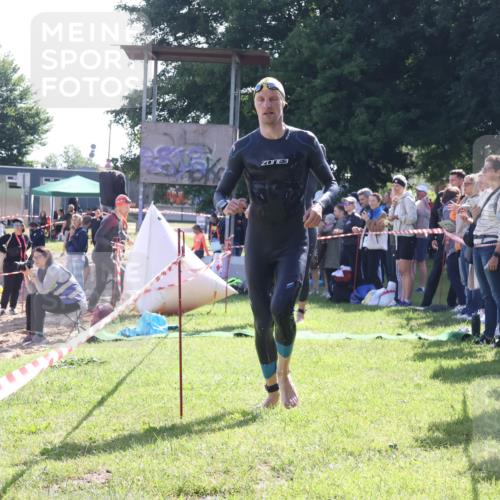 16.06.2024 - 26. Vierlanden-Triathlon Lena Gebhardt http://msf.ph/oto/6313321 16.06.2024 09:37:50 Schwimmen 6, 18, 32, 58, 6, 18, 32, 58 meine-sportfotos.de