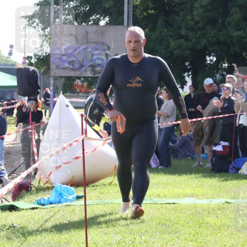 16.06.2024 - 26. Vierlanden-Triathlon Lena Gebhardt http://msf.ph/oto/6313414 16.06.2024 09:38:07 Schwimmen 7, 8, 9, 20, 52, 53, 71, 7, 8, 9, 20, 52, 53, 71 meine-sportfotos.de