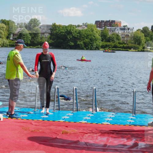 16.06.2024 - 7 Türme Triathlon KatJ http://msf.ph/oto/6313427 16.06.2024 11:19:20 Schwimmen 36, 41, 156, 189, 204, 216, 221, 232, 262, 268, 615 meine-sportfotos.de