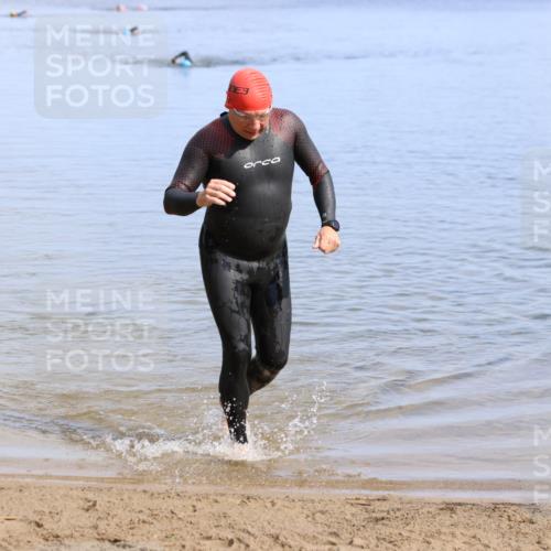 16.06.2024 - 26. Vierlanden-Triathlon Strokosch-Dieckow http://msf.ph/oto/6313463 16.06.2024 09:55:06 Schwimmen  meine-sportfotos.de