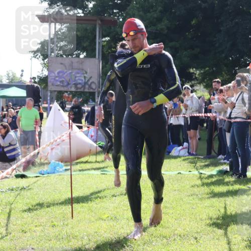 16.06.2024 - 26. Vierlanden-Triathlon Lena Gebhardt http://msf.ph/oto/6313472 16.06.2024 09:38:14 Schwimmen 7, 8, 9, 20, 24, 53, 71, 7, 8, 9, 20, 24, 53, 71 meine-sportfotos.de