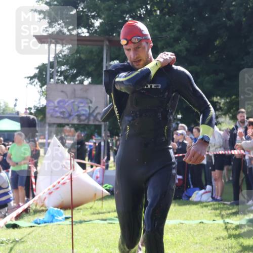 16.06.2024 - 26. Vierlanden-Triathlon Lena Gebhardt http://msf.ph/oto/6313478 16.06.2024 09:38:14 Schwimmen 7, 8, 9, 20, 24, 53, 71, 7, 8, 9, 20, 24, 53, 71 meine-sportfotos.de