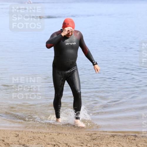 16.06.2024 - 26. Vierlanden-Triathlon Strokosch-Dieckow http://msf.ph/oto/6313495 16.06.2024 09:55:06 Schwimmen  meine-sportfotos.de