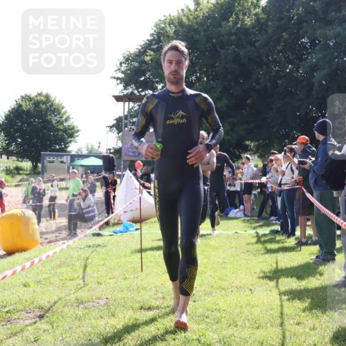 16.06.2024 - 26. Vierlanden-Triathlon Lena Gebhardt http://msf.ph/oto/6313501 16.06.2024 09:38:16 Schwimmen 7, 8, 9, 20, 24, 53, 71, 135, 7, 8, 9, 20, 24, 53, 71, 135 meine-sportfotos.de