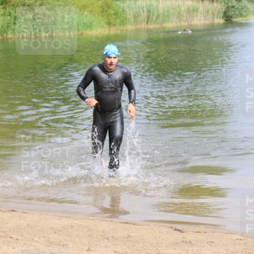 16.06.2024 - 26. Vierlanden-Triathlon Strokosch-Dieckow http://msf.ph/oto/6313611 16.06.2024 09:55:56 Schwimmen 150, 150 meine-sportfotos.de