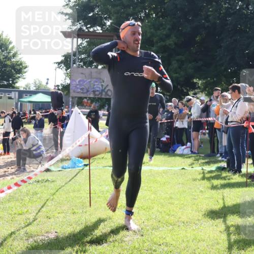 16.06.2024 - 26. Vierlanden-Triathlon Lena Gebhardt http://msf.ph/oto/6313627 16.06.2024 09:38:29 Schwimmen 24, 127, 135, 24, 127, 135 meine-sportfotos.de