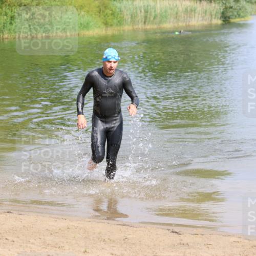 16.06.2024 - 26. Vierlanden-Triathlon Strokosch-Dieckow http://msf.ph/oto/6313631 16.06.2024 09:55:56 Schwimmen 150, 150 meine-sportfotos.de