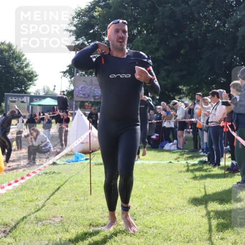 16.06.2024 - 26. Vierlanden-Triathlon Lena Gebhardt http://msf.ph/oto/6313634 16.06.2024 09:38:29 Schwimmen 24, 127, 135, 24, 127, 135 meine-sportfotos.de