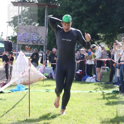 16.06.2024 - 26. Vierlanden-Triathlon Lena Gebhardt http://msf.ph/oto/6313656 16.06.2024 09:38:32 Schwimmen 24, 127, 135, 24, 127, 135 meine-sportfotos.de