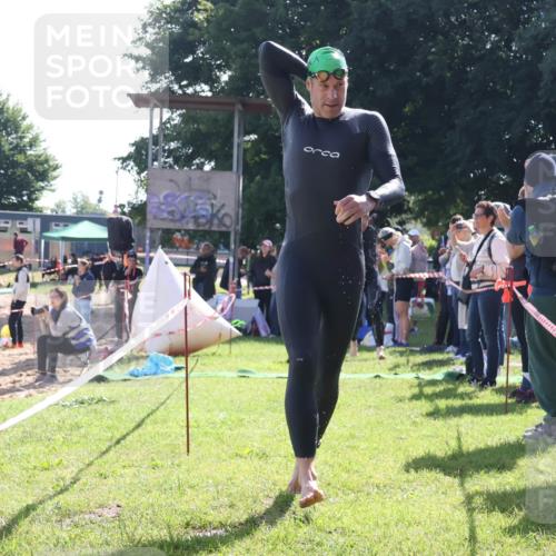 16.06.2024 - 26. Vierlanden-Triathlon Lena Gebhardt http://msf.ph/oto/6313668 16.06.2024 09:38:33 Schwimmen 24, 127, 135, 24, 127, 135 meine-sportfotos.de