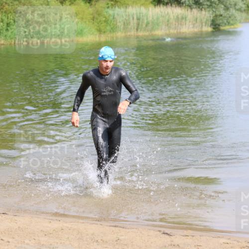 16.06.2024 - 26. Vierlanden-Triathlon Strokosch-Dieckow http://msf.ph/oto/6313670 16.06.2024 09:55:56 Schwimmen 150, 150 meine-sportfotos.de