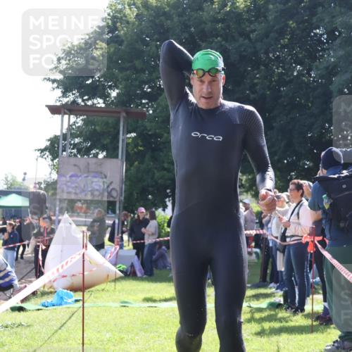 16.06.2024 - 26. Vierlanden-Triathlon Lena Gebhardt http://msf.ph/oto/6313676 16.06.2024 09:38:33 Schwimmen 24, 127, 135, 24, 127, 135 meine-sportfotos.de