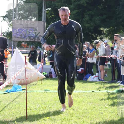 16.06.2024 - 26. Vierlanden-Triathlon Lena Gebhardt http://msf.ph/oto/6313698 16.06.2024 09:38:36 Schwimmen 127, 135, 127, 135 meine-sportfotos.de