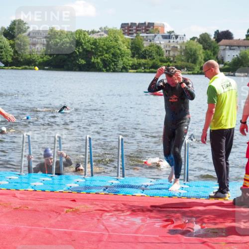 16.06.2024 - 7 Türme Triathlon KatJ http://msf.ph/oto/6313702 16.06.2024 11:19:46 Schwimmen 25, 41, 154, 167, 189, 204, 221 meine-sportfotos.de