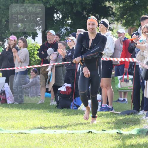 16.06.2024 - 26. Vierlanden-Triathlon Lena Gebhardt http://msf.ph/oto/6313747 16.06.2024 09:39:04 Schwimmen 26, 30, 31, 57, 69, 83, 90, 26, 30, 31, 57, 69, 83, 90 meine-sportfotos.de