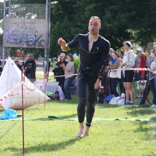 16.06.2024 - 26. Vierlanden-Triathlon Lena Gebhardt http://msf.ph/oto/6313777 16.06.2024 09:39:06 Schwimmen 26, 30, 31, 57, 69, 83, 90, 26, 30, 31, 57, 69, 83, 90 meine-sportfotos.de