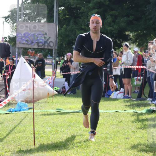 16.06.2024 - 26. Vierlanden-Triathlon Lena Gebhardt http://msf.ph/oto/6313783 16.06.2024 09:39:07 Schwimmen 26, 30, 31, 57, 69, 83, 90, 26, 30, 31, 57, 69, 83, 90 meine-sportfotos.de