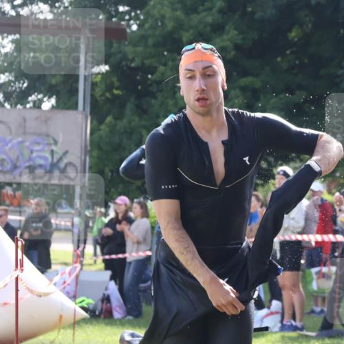 16.06.2024 - 26. Vierlanden-Triathlon Lena Gebhardt http://msf.ph/oto/6313798 16.06.2024 09:39:08 Schwimmen 26, 30, 31, 57, 69, 83, 90, 26, 30, 31, 57, 69, 83, 90 meine-sportfotos.de
