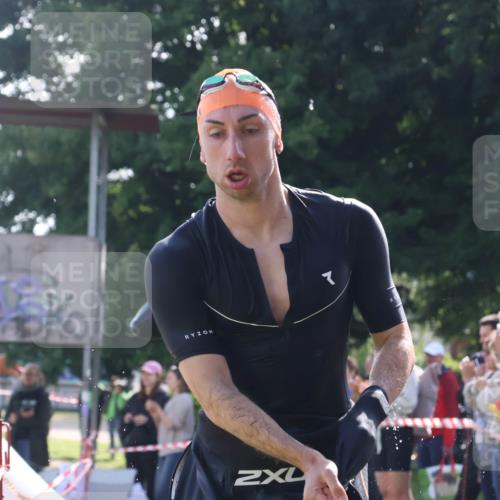 16.06.2024 - 26. Vierlanden-Triathlon Lena Gebhardt http://msf.ph/oto/6313806 16.06.2024 09:39:08 Schwimmen 26, 30, 31, 57, 69, 83, 90, 26, 30, 31, 57, 69, 83, 90 meine-sportfotos.de