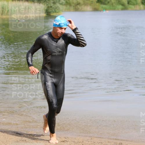 16.06.2024 - 26. Vierlanden-Triathlon Strokosch-Dieckow http://msf.ph/oto/6313832 16.06.2024 09:55:58 Schwimmen 150, 150 meine-sportfotos.de
