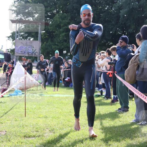 16.06.2024 - 26. Vierlanden-Triathlon Lena Gebhardt http://msf.ph/oto/6313833 16.06.2024 09:39:10 Schwimmen 26, 30, 31, 57, 69, 83, 90, 26, 30, 31, 57, 69, 83, 90 meine-sportfotos.de