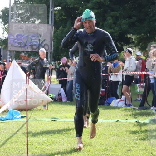 16.06.2024 - 26. Vierlanden-Triathlon Lena Gebhardt http://msf.ph/oto/6313869 16.06.2024 09:39:13 Schwimmen 26, 31, 57, 69, 83, 90, 164, 26, 31, 57, 69, 83, 90, 164 meine-sportfotos.de