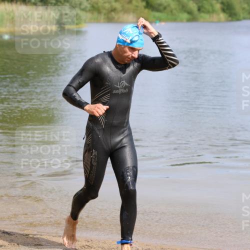 16.06.2024 - 26. Vierlanden-Triathlon Strokosch-Dieckow http://msf.ph/oto/6313871 16.06.2024 09:55:58 Schwimmen 150, 150 meine-sportfotos.de