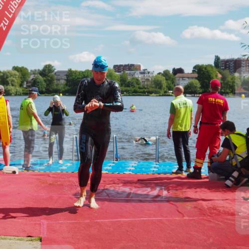 16.06.2024 - 7 Türme Triathlon KatJ http://msf.ph/oto/6313892 16.06.2024 11:20:07 Schwimmen 25, 46, 94, 154, 167, 212, 284, 611 meine-sportfotos.de