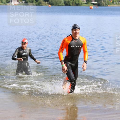 16.06.2024 - 26. Vierlanden-Triathlon Strokosch-Dieckow http://msf.ph/oto/6313934 16.06.2024 09:56:33 Schwimmen 48, 185, 214, 48, 185, 214 meine-sportfotos.de