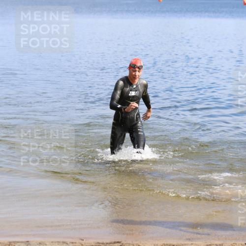 16.06.2024 - 26. Vierlanden-Triathlon Strokosch-Dieckow http://msf.ph/oto/6314042 16.06.2024 09:56:34 Schwimmen 48, 185, 214, 48, 185, 214 meine-sportfotos.de