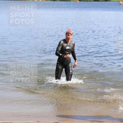16.06.2024 - 26. Vierlanden-Triathlon Strokosch-Dieckow http://msf.ph/oto/6314057 16.06.2024 09:56:34 Schwimmen 48, 185, 214, 48, 185, 214 meine-sportfotos.de