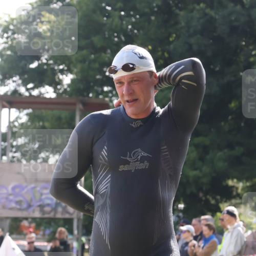 16.06.2024 - 26. Vierlanden-Triathlon Lena Gebhardt http://msf.ph/oto/6314078 16.06.2024 09:39:31 Schwimmen 164, 1278, 164, 1278 meine-sportfotos.de