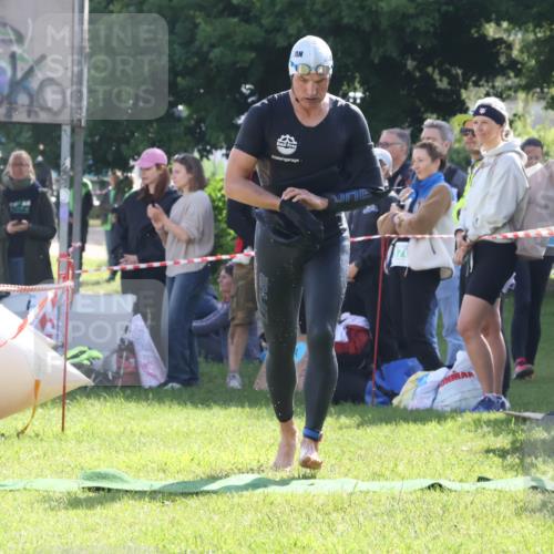 16.06.2024 - 26. Vierlanden-Triathlon Lena Gebhardt http://msf.ph/oto/6314089 16.06.2024 09:39:36 Schwimmen 105, 1278, 105, 1278 meine-sportfotos.de