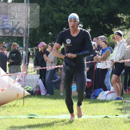 16.06.2024 - 26. Vierlanden-Triathlon Lena Gebhardt http://msf.ph/oto/6314095 16.06.2024 09:39:37 Schwimmen 105, 1278, 105, 1278 meine-sportfotos.de