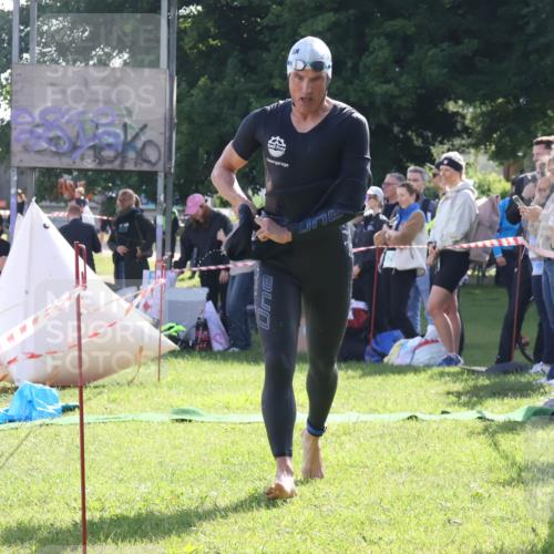 16.06.2024 - 26. Vierlanden-Triathlon Lena Gebhardt http://msf.ph/oto/6314109 16.06.2024 09:39:38 Schwimmen 105, 1278, 105, 1278 meine-sportfotos.de
