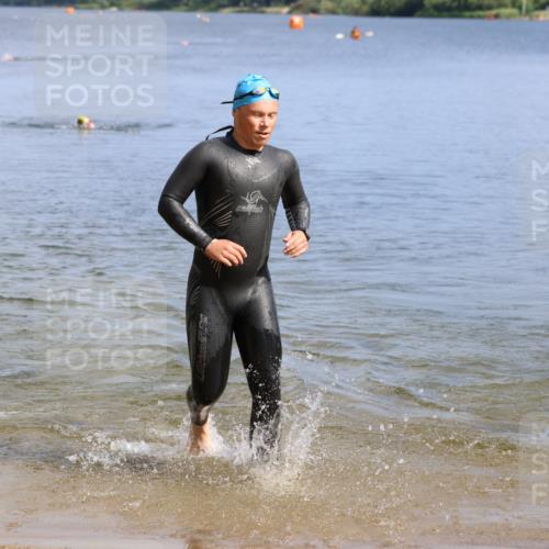 16.06.2024 - 26. Vierlanden-Triathlon Strokosch-Dieckow http://msf.ph/oto/6314118 16.06.2024 09:56:35 Schwimmen 48, 185, 214, 48, 185, 214 meine-sportfotos.de