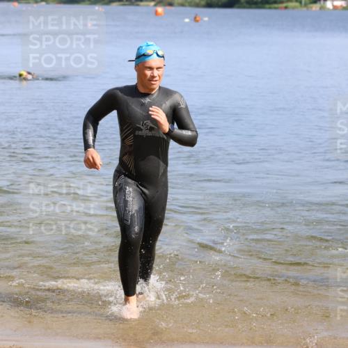 16.06.2024 - 26. Vierlanden-Triathlon Strokosch-Dieckow http://msf.ph/oto/6314152 16.06.2024 09:56:36 Schwimmen 48, 185, 214, 48, 185, 214 meine-sportfotos.de