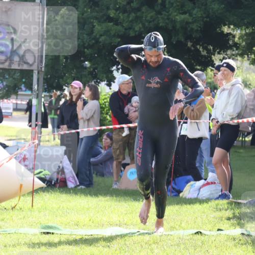 16.06.2024 - 26. Vierlanden-Triathlon Lena Gebhardt http://msf.ph/oto/6314154 16.06.2024 09:39:47 Schwimmen 105, 105 meine-sportfotos.de