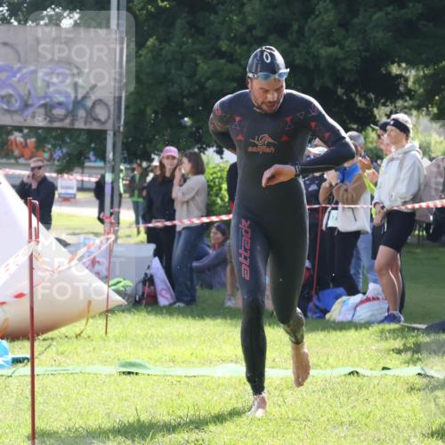 16.06.2024 - 26. Vierlanden-Triathlon Lena Gebhardt http://msf.ph/oto/6314159 16.06.2024 09:39:48 Schwimmen 105, 105 meine-sportfotos.de