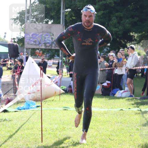 16.06.2024 - 26. Vierlanden-Triathlon Lena Gebhardt http://msf.ph/oto/6314173 16.06.2024 09:39:49 Schwimmen 105, 105 meine-sportfotos.de