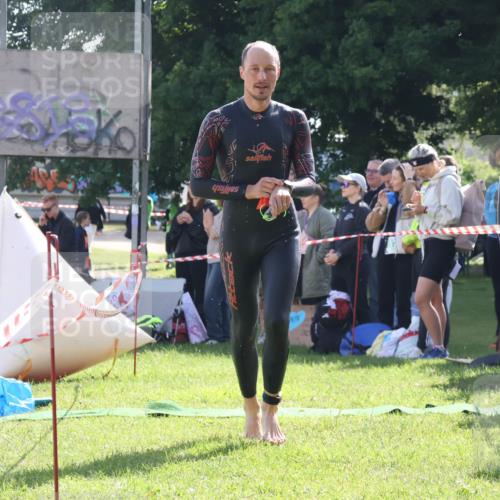 16.06.2024 - 26. Vierlanden-Triathlon Lena Gebhardt http://msf.ph/oto/6314207 16.06.2024 09:40:24 Schwimmen 1, 1 meine-sportfotos.de