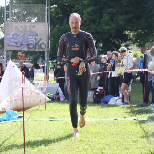 16.06.2024 - 26. Vierlanden-Triathlon Lena Gebhardt http://msf.ph/oto/6314212 16.06.2024 09:40:25 Schwimmen 1, 1 meine-sportfotos.de