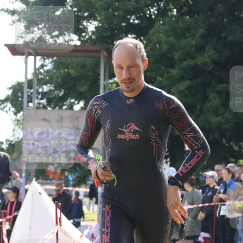 16.06.2024 - 26. Vierlanden-Triathlon Lena Gebhardt http://msf.ph/oto/6314226 16.06.2024 09:40:26 Schwimmen 1, 1 meine-sportfotos.de