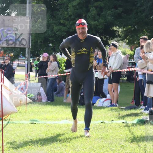 16.06.2024 - 26. Vierlanden-Triathlon Lena Gebhardt http://msf.ph/oto/6314253 16.06.2024 09:40:56 Schwimmen 109, 113, 109, 113 meine-sportfotos.de