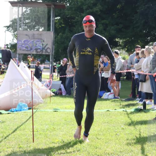 16.06.2024 - 26. Vierlanden-Triathlon Lena Gebhardt http://msf.ph/oto/6314268 16.06.2024 09:40:57 Schwimmen 109, 113, 109, 113 meine-sportfotos.de