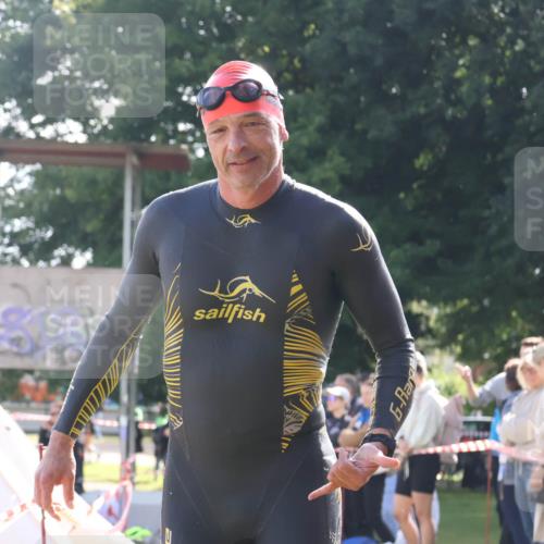 16.06.2024 - 26. Vierlanden-Triathlon Lena Gebhardt http://msf.ph/oto/6314275 16.06.2024 09:40:59 Schwimmen 109, 113, 109, 113 meine-sportfotos.de