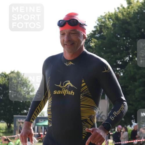 16.06.2024 - 26. Vierlanden-Triathlon Lena Gebhardt http://msf.ph/oto/6314281 16.06.2024 09:41:00 Schwimmen 109, 113, 109, 113 meine-sportfotos.de
