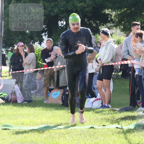 16.06.2024 - 26. Vierlanden-Triathlon Lena Gebhardt http://msf.ph/oto/6314284 16.06.2024 09:41:07 Schwimmen 113, 113 meine-sportfotos.de